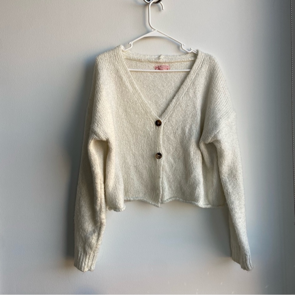 Soft cream cardigan Urban Outfitters Size Large